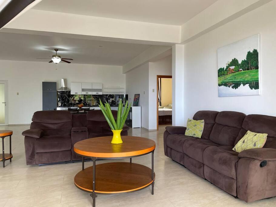 Spring Garden Mobay Resort Luxurious Apartments Montego Bay Esterno foto