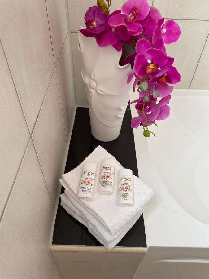 Spring Garden Mobay Resort Luxurious Apartments Montego Bay Esterno foto